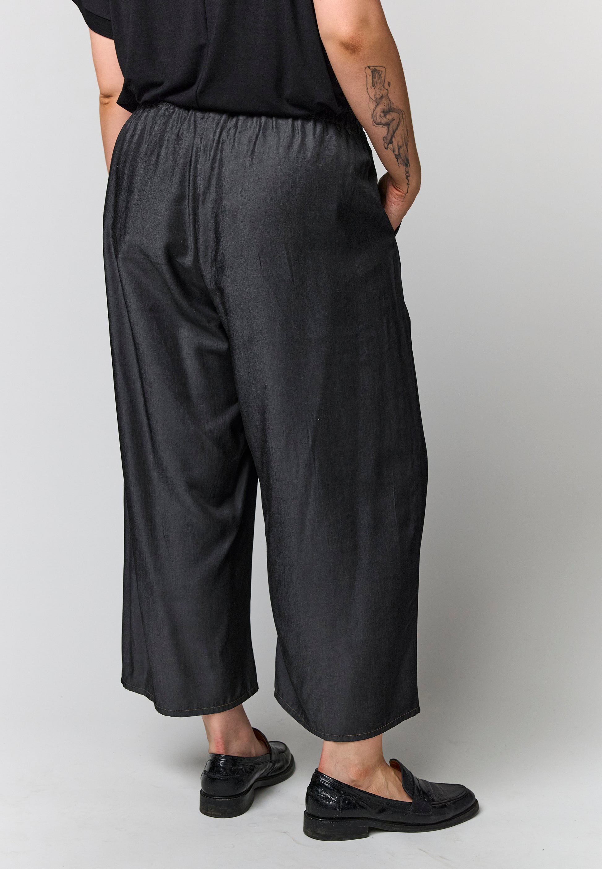 Gozzip Woman GKarina Loose 3/4 pants Pants Black