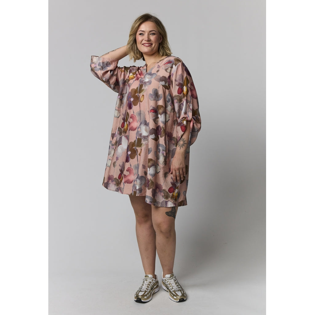 Gozzip Woman GSkuld Tunic Tunic Dusty rose with large flowers